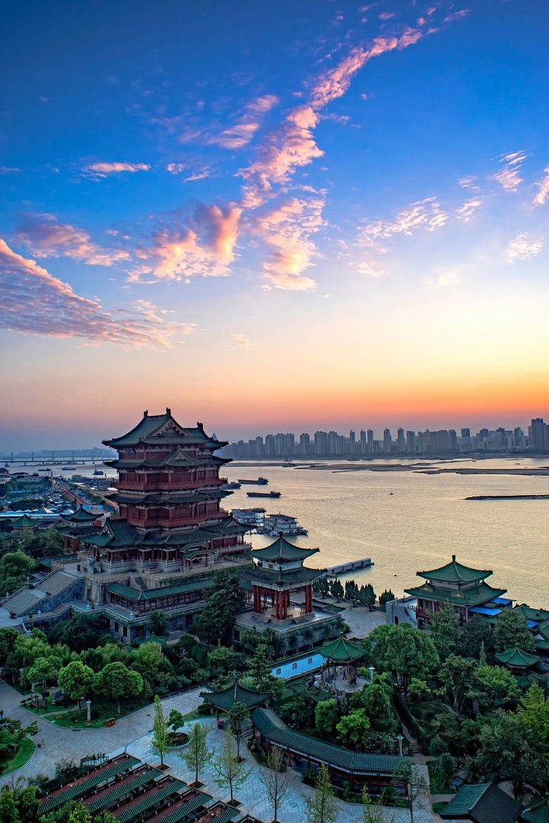 中国最美最浪漫的城市图片