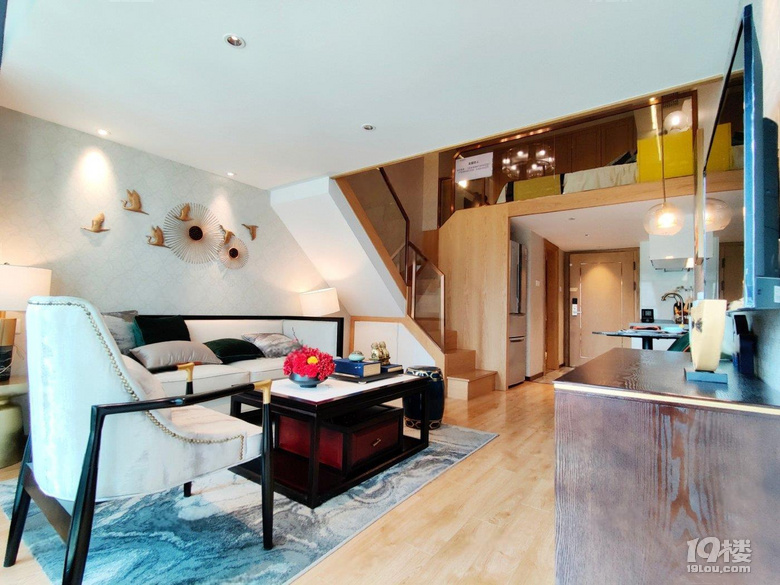 钱江世纪城奥体芯送阳台精装修双钥匙loft公寓