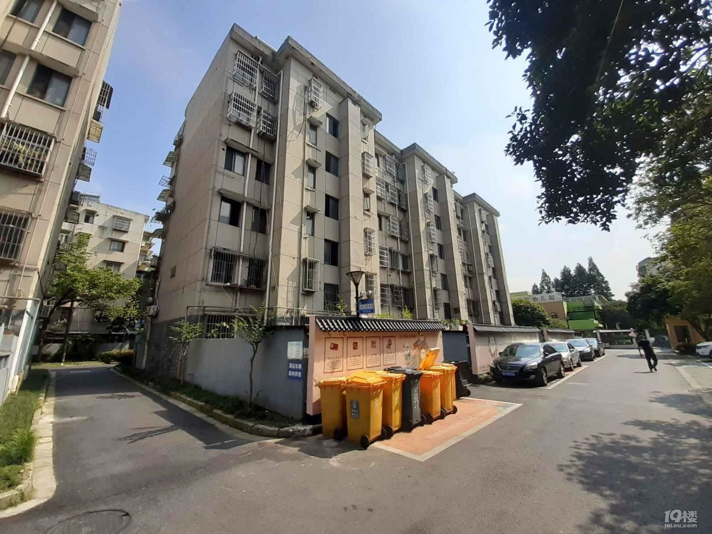 荷花小区 临平万宝城旁 南北通透 小面积住宅