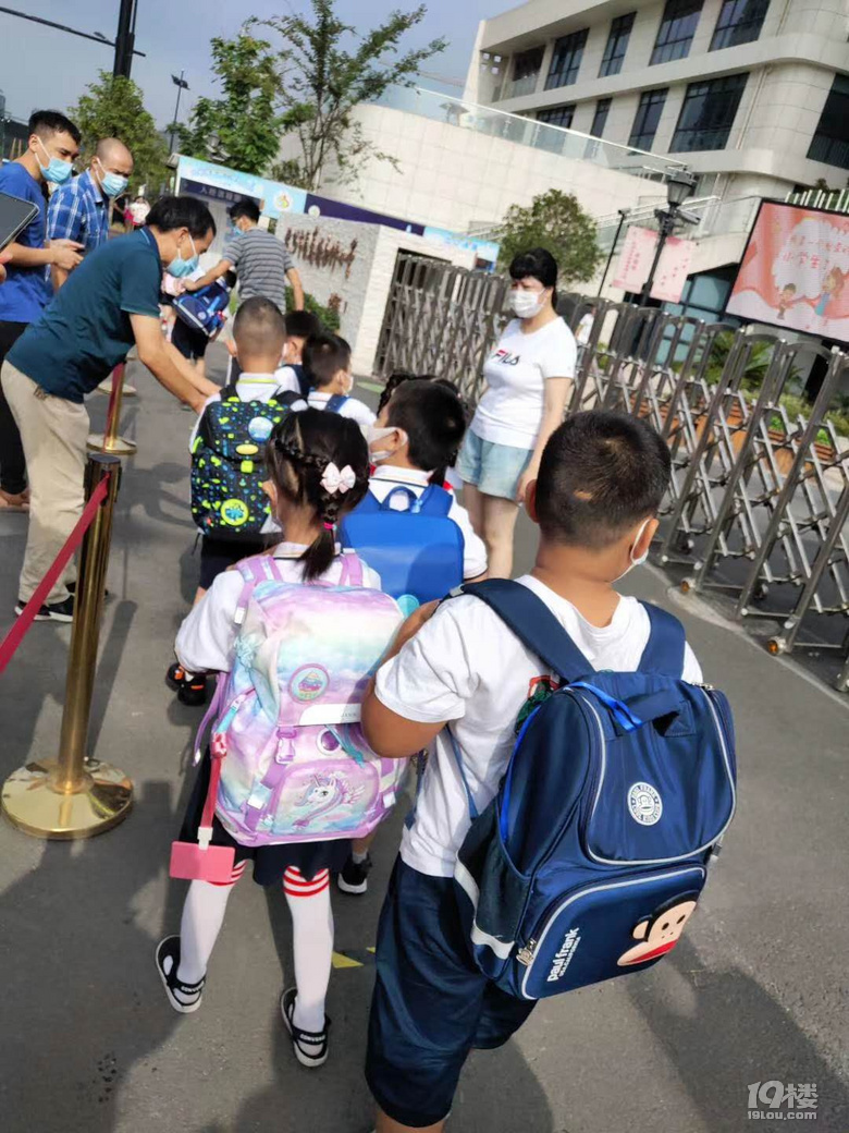 又到一年开学季，家长：我比孩子还要激动！