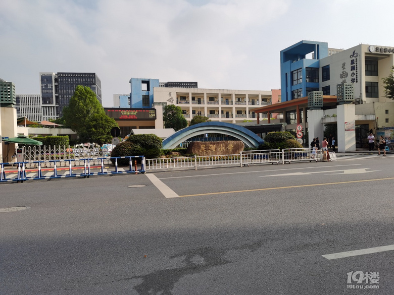 又到一年开学季，家长：我比孩子还要激动！