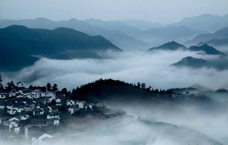 進(jìn)入氣溫直降5℃!這個(gè)漂浮在云端的古村落,美到逆天卻鮮有人知