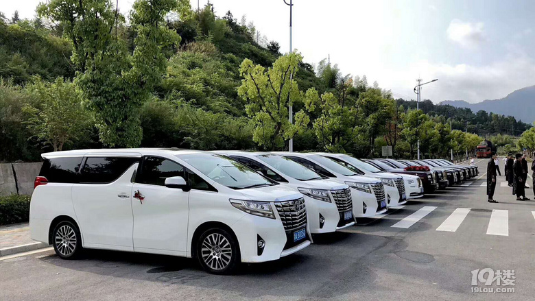 商务车租赁市场动态：从传统到创新升级