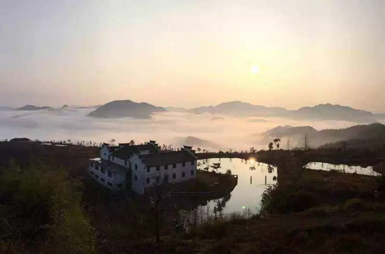 這個(gè)漂浮在云端的古村落,美到逆天卻鮮有人知!