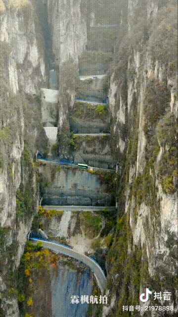 中國(guó)最險(xiǎn)天路,左手懸崖右手峭壁,讓無數(shù)老司機(jī)欲罷不能