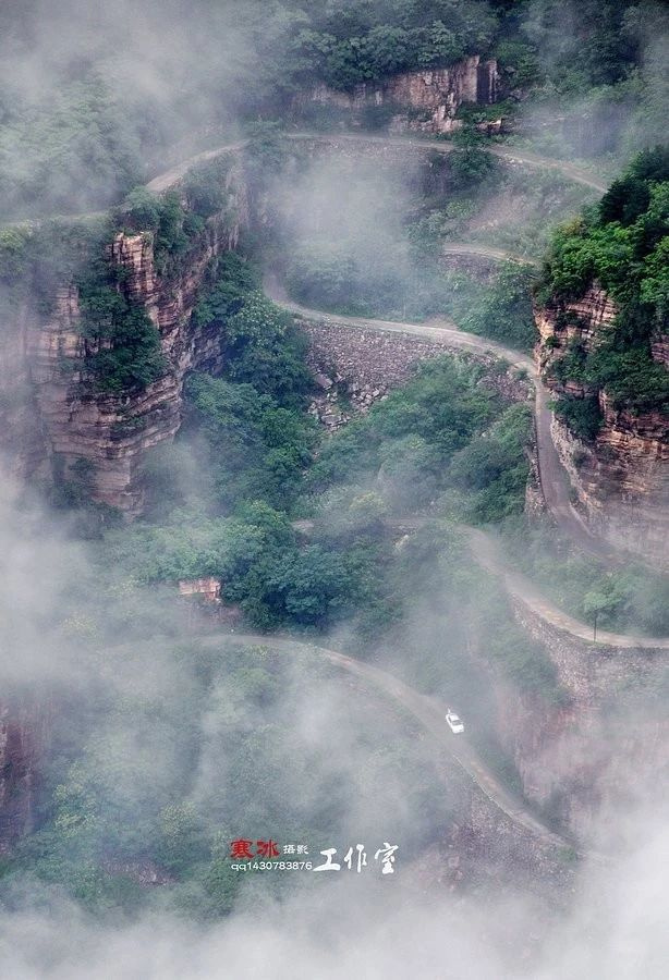 中國(guó)最險(xiǎn)天路,左手懸崖右手峭壁,讓無數(shù)老司機(jī)欲罷不能