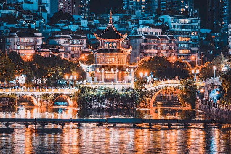 比成都還好吃,比重慶更魔幻,這個(gè)城市誰去誰愛!