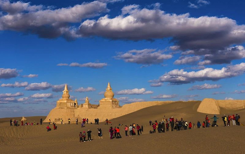 颜值超高却备受争议,这个内蒙"小新疆"怎么玩才能值回票价?