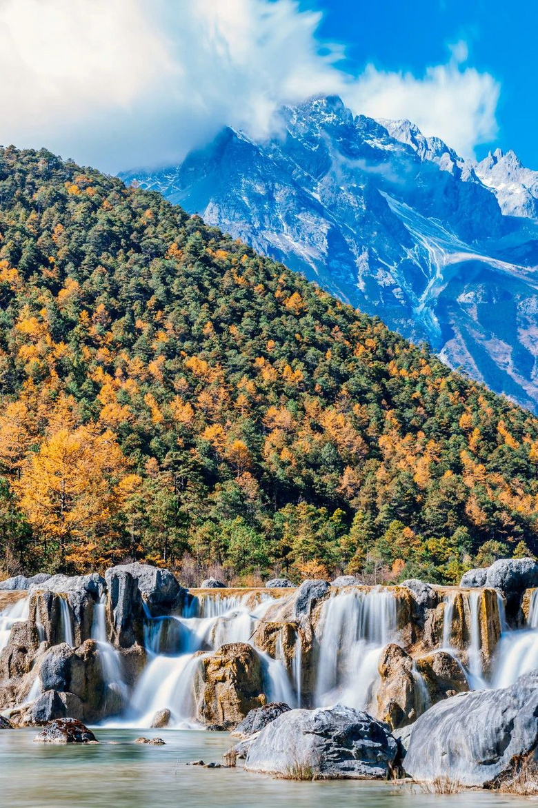 一定要在秋天,去一次云南!