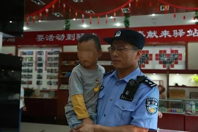 爸妈急疯，12个孩子接连走失！杭州景区又现崩溃一幕