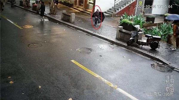 91岁母亲想出去走走，儿子买房车带她旅行！国庆来杭州意外走散