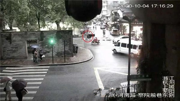 91岁母亲想出去走走，儿子买房车带她旅行！国庆来杭州意外走散