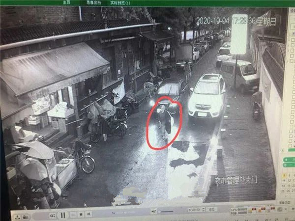 91岁母亲想出去走走，儿子买房车带她旅行！国庆来杭州意外走散