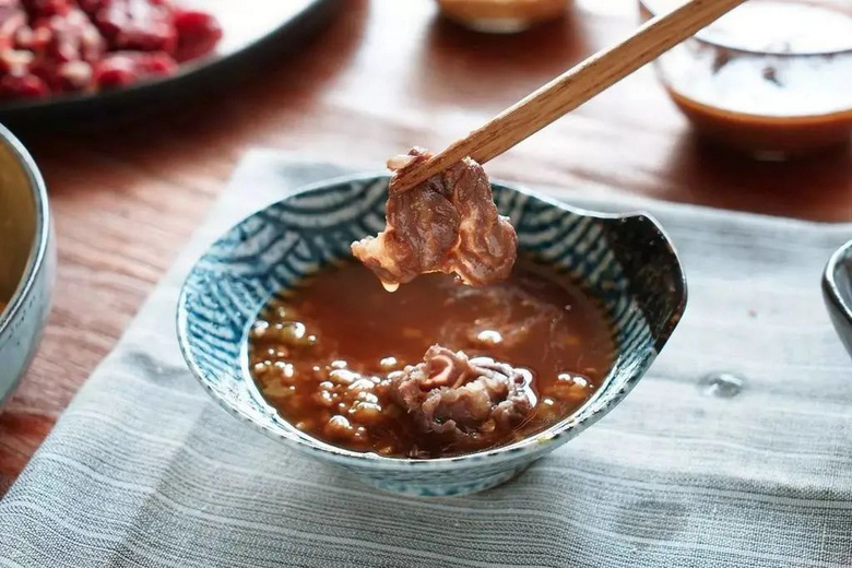 學(xué)會這7種萬能調(diào)料搭配,蘸肉蘸青菜都好吃