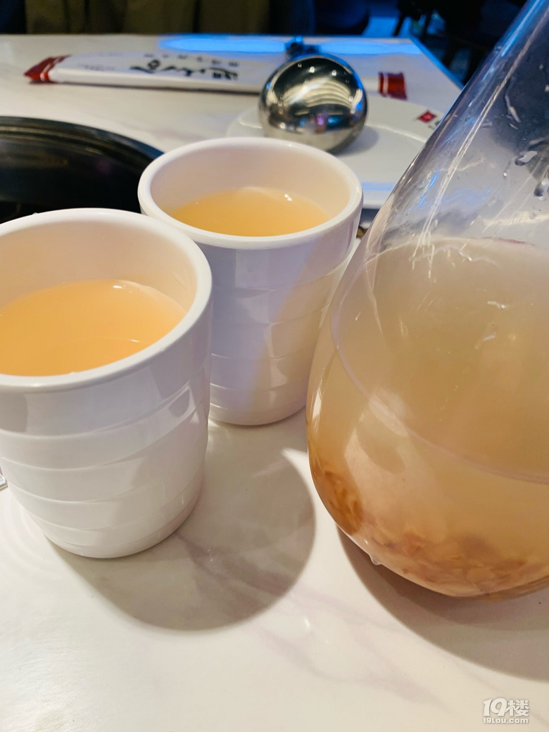 吃多了川渝火鍋,不如吃吃酸湯牛肉火鍋養(yǎng)養(yǎng)胃,還能搖紅包!