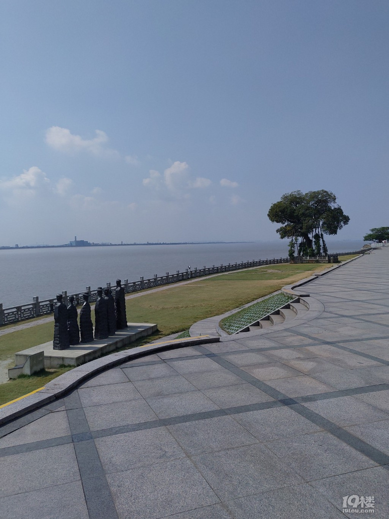 乘公交游海宁盐官古镇