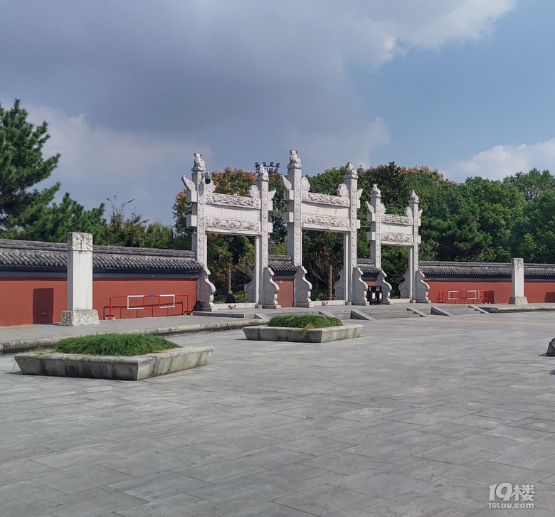 乘公交游海宁盐官古镇