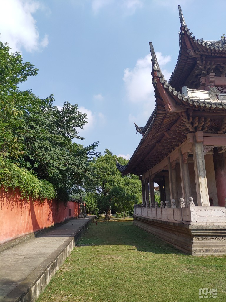 乘公交游海宁盐官古镇