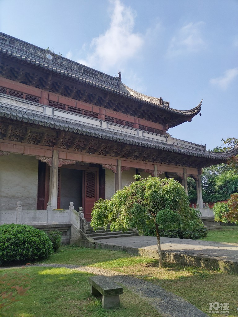 乘公交游海宁盐官古镇
