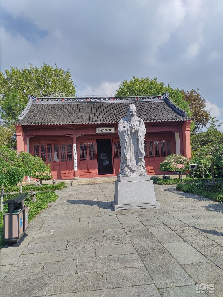 乘公交游海宁盐官古镇