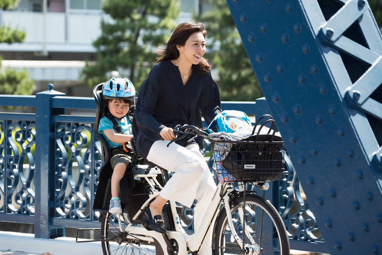 中國職場媽媽生存報告:我只是生了個孩子,為什么好像在被懲罰?