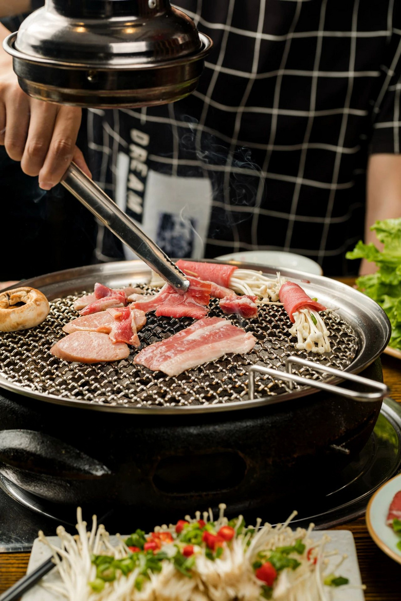 十年未漲價(jià)!信義坊人氣老店“小釜山料理”,有人從小學(xué)吃到高中