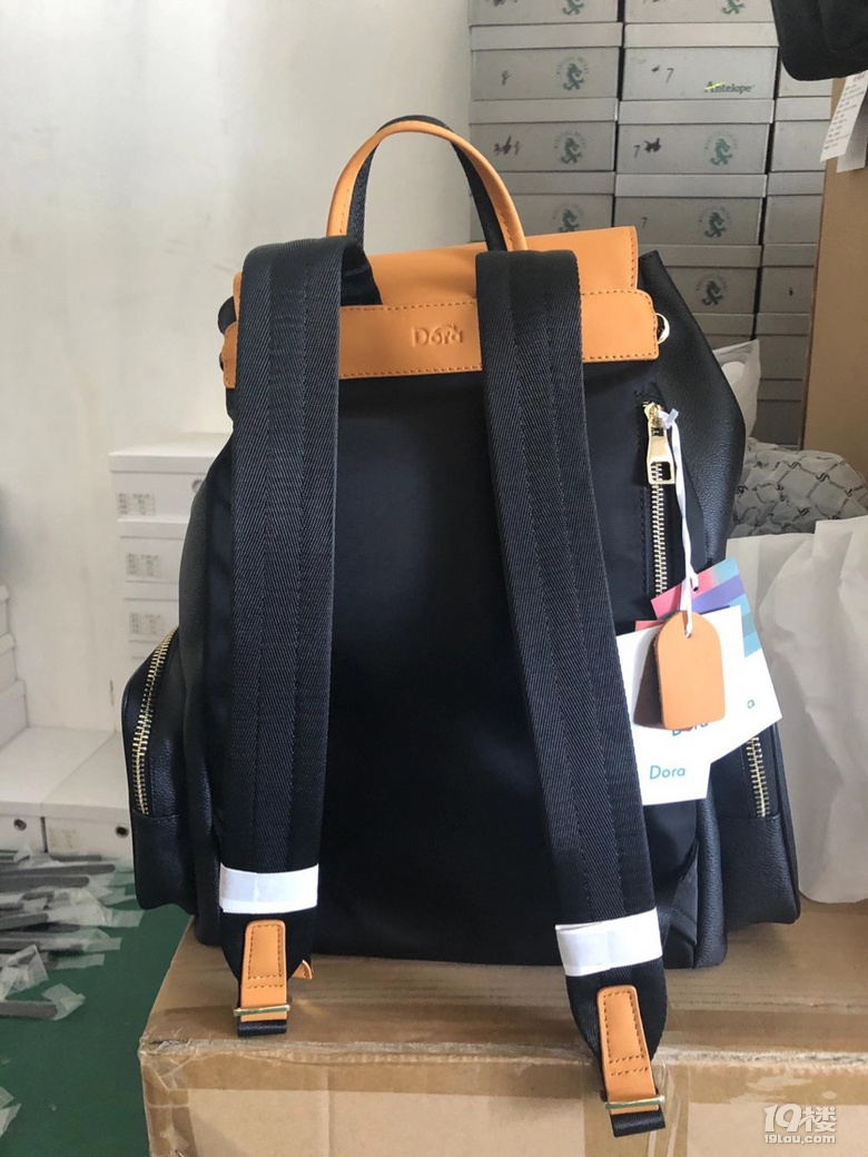 dora男女同款双肩包大牌款超显气质