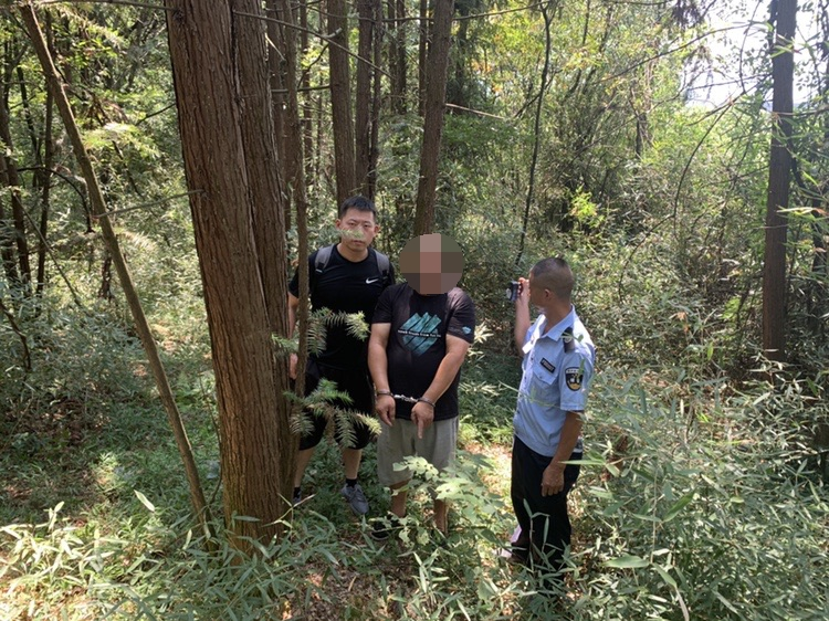 杭州警方成功侦破一起盗掘1800年前古墓案……