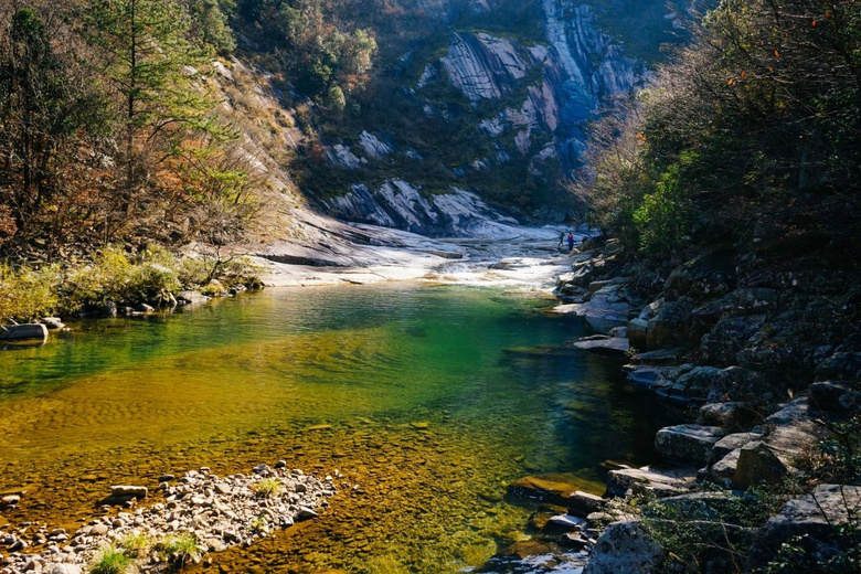 隱藏的賞秋勝地!楓葉如火、晨霧似海,去這里遇見(jiàn)最原始的秋色!