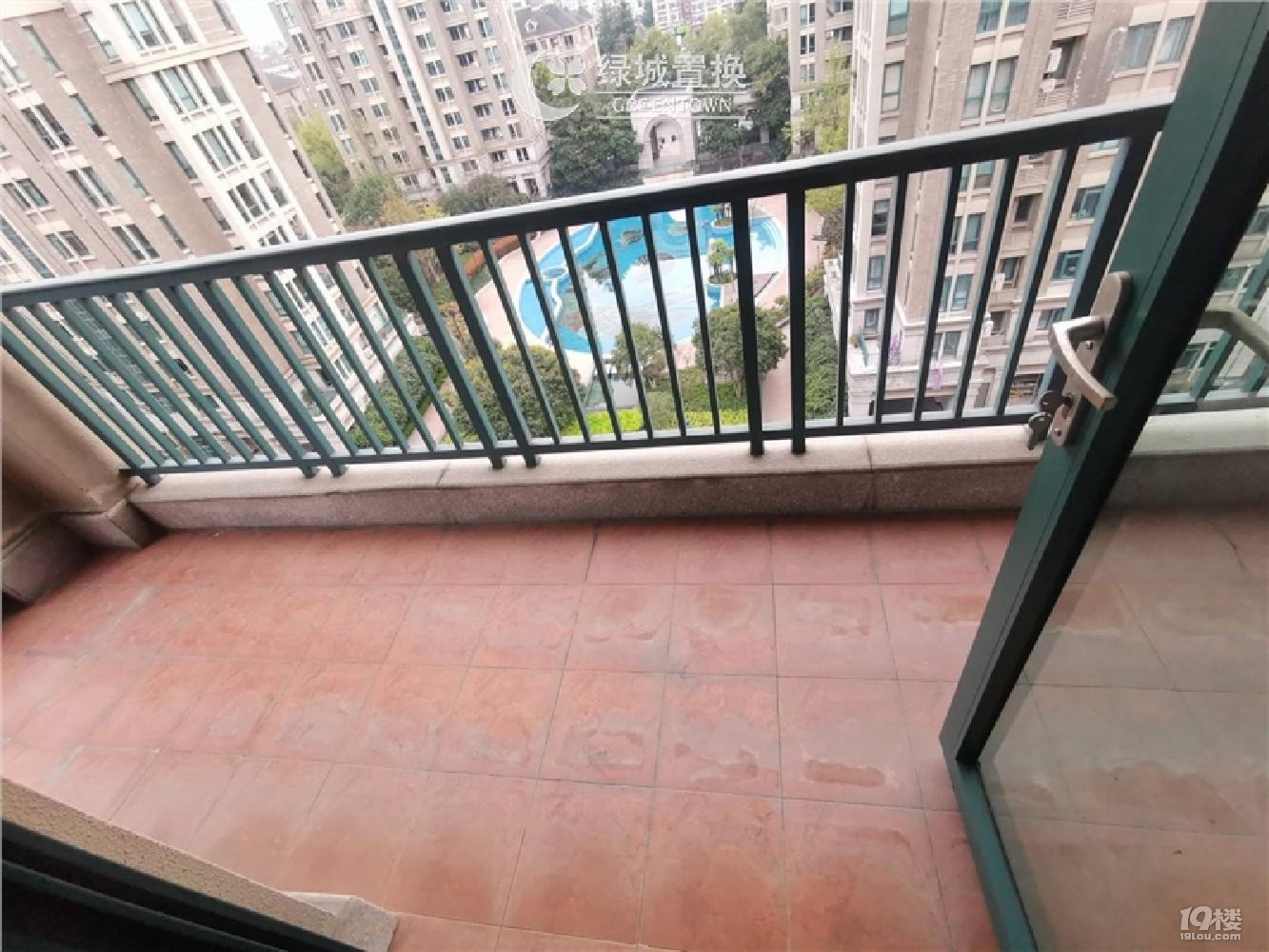 紫桂花园电梯9楼视野好房东诚心卖看房方便