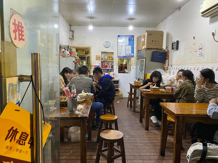 陳曉卿曾一天兩次光顧!晚7點(diǎn)后就排不上隊(duì)了