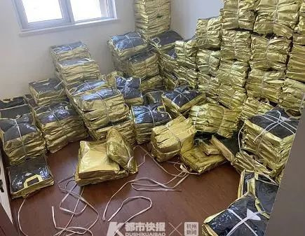 一套耐克、阿迪达斯才199元？警方发现背后不简单