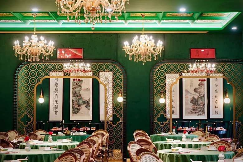杭州这家墨绿色复古酒楼,一碗锅底就将我折服