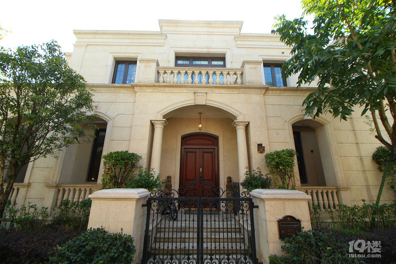 套豪装400万-出售总价1450元-翡翠城西南区小区--杭州二手房-杭州19楼