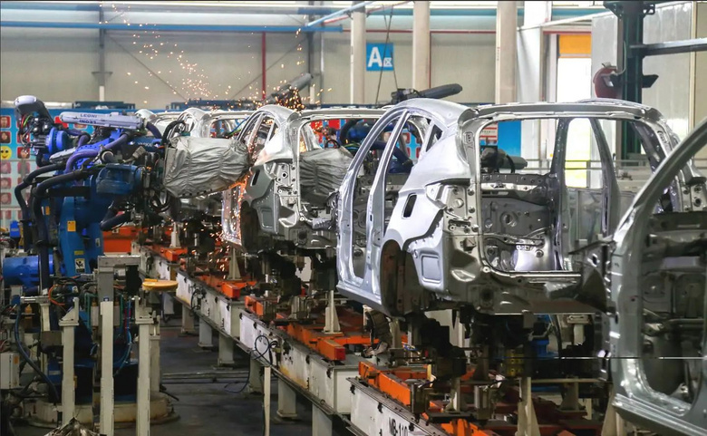 這5萬元轎車有多牛?賣了15年!銷量超300萬輛!