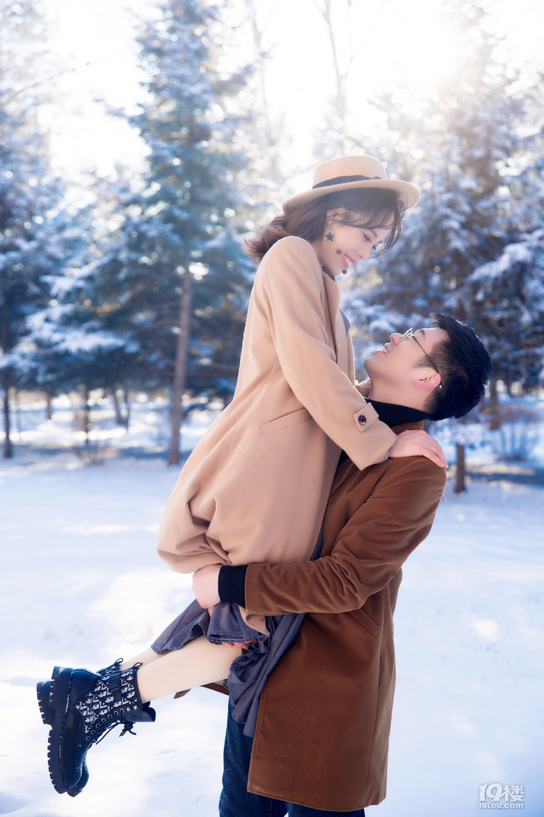 【我和你的浪漫时光】冰天雪地里的相拥