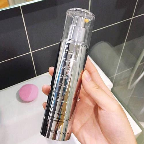 年末了，姐妹們都來說一下你本年度最愛用的護(hù)膚品or彩妝用品吧