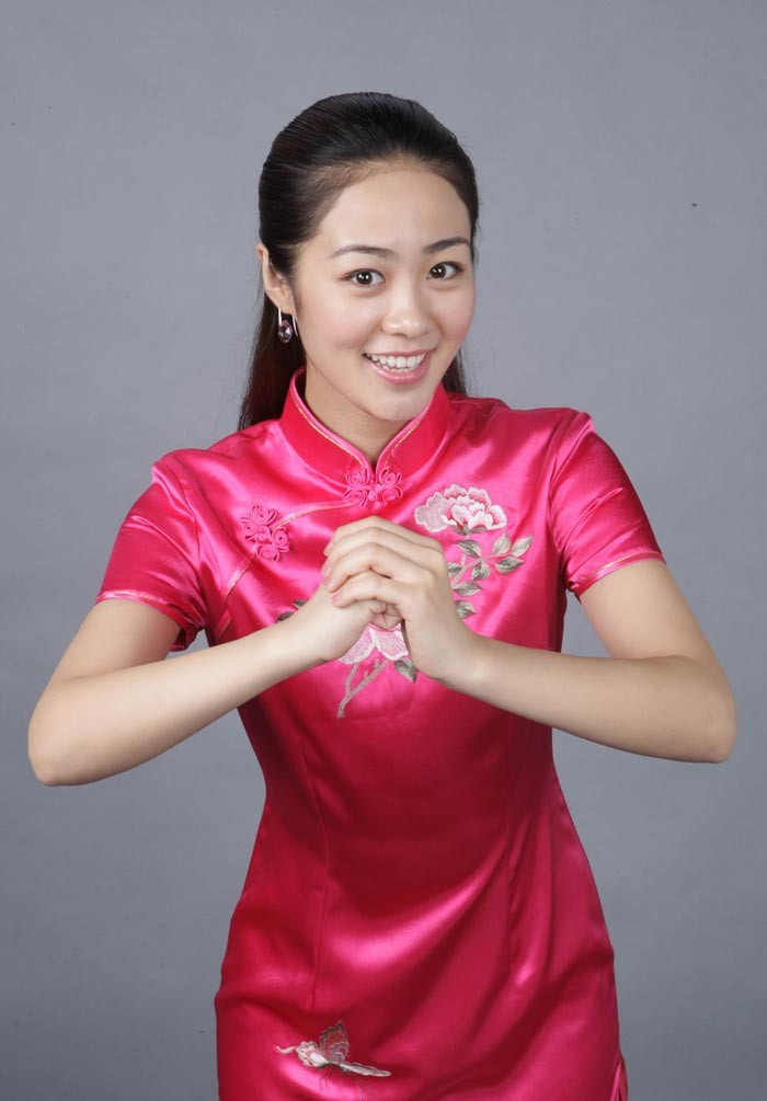 毕畅红色旗袍写真