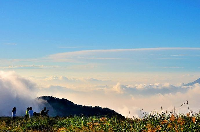 往東是西湖,往西是黃山,這個(gè)神仙“綠肺”小城,杭州地鐵可直達(dá)