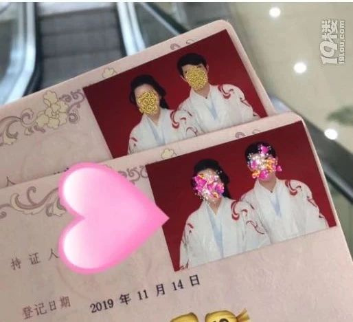 新人用漢服照登記結婚被拒,網(wǎng)友吵翻!那精修過的照片可以用嗎?