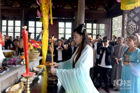最美人間四月天,烏鎮(zhèn)舉辦江南水鄉(xiāng)狂歡節(jié)