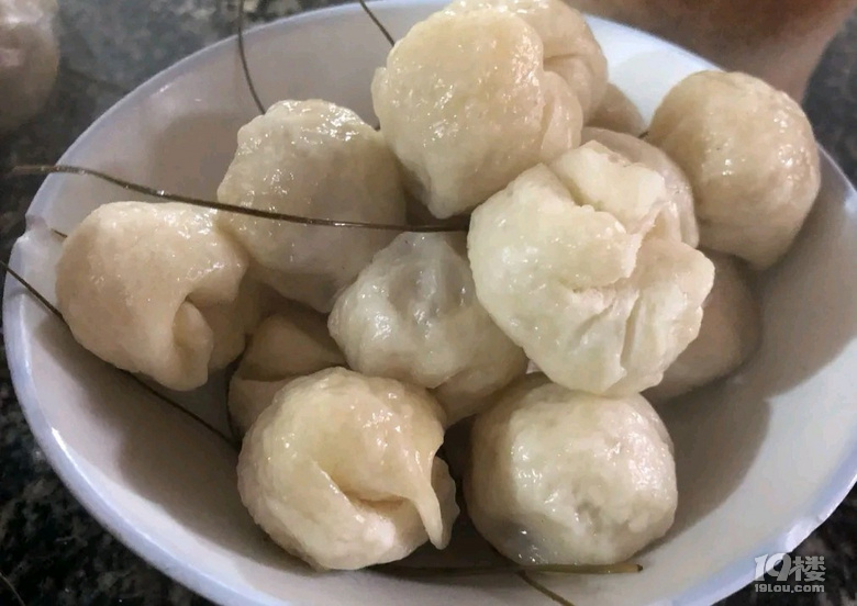 小時(shí)候的回憶-松毛湯包