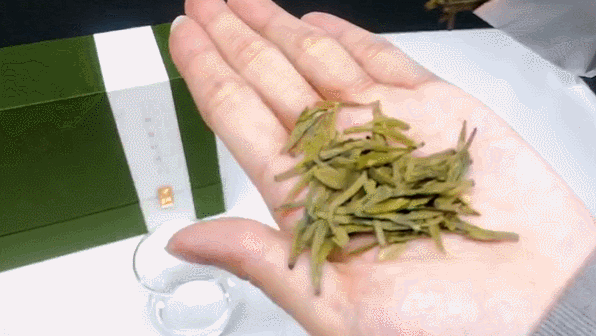 他50歲辭職去富陽開荒種茶,種的龍井竟獲“食品界奧斯卡”