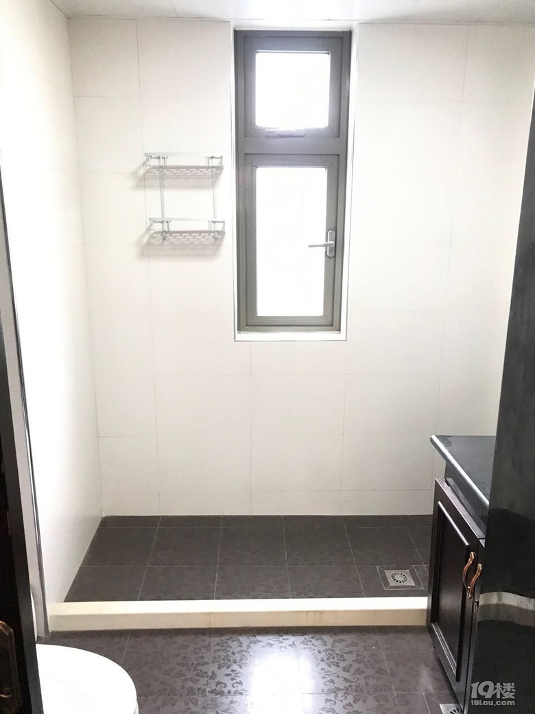 泰地北上新城特价房租低价出租两室一厅一室一厅