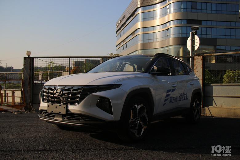 【拉風(fēng)試駕】擁有十個前燈的汽車你見過嗎?