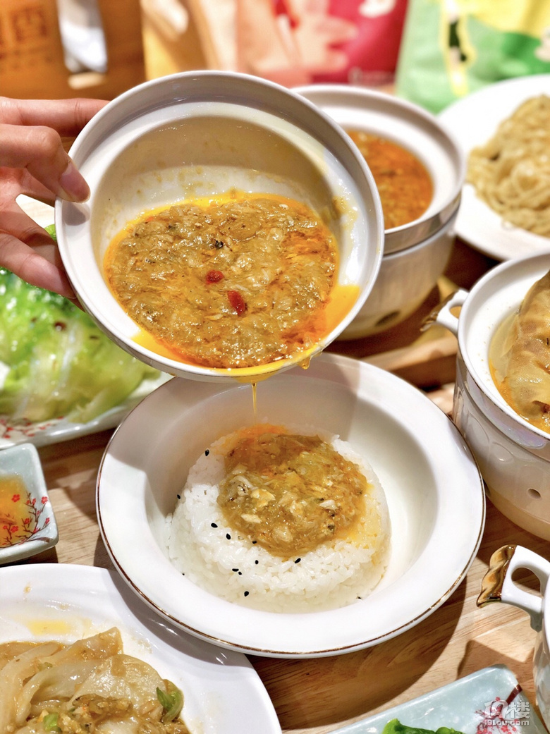 從魔都火到杭州的蟹粉撈飯,五十幾吃到了全家福