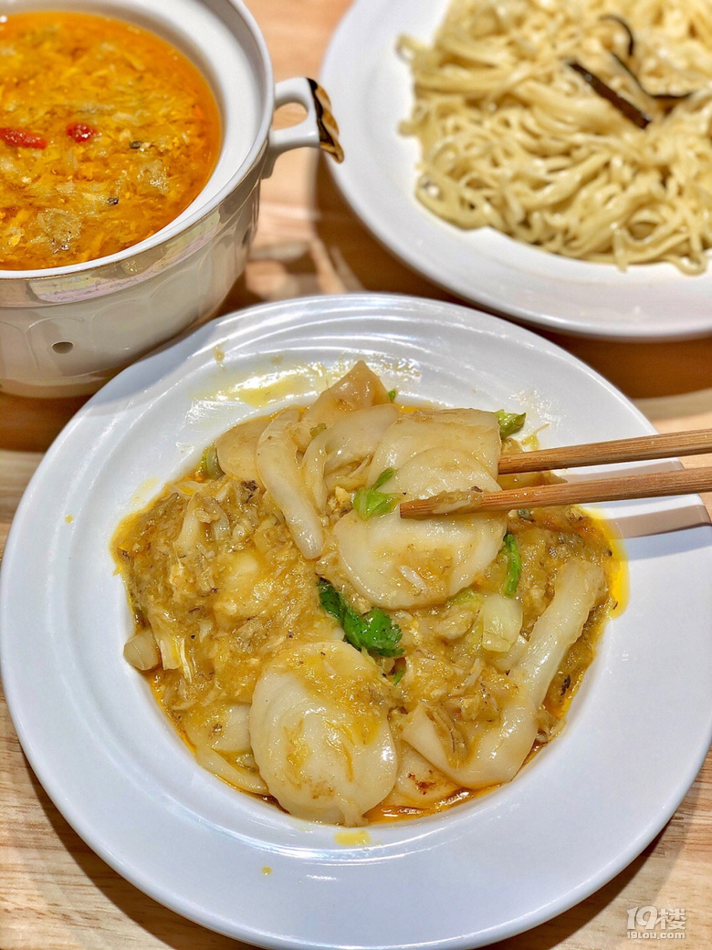 從魔都火到杭州的蟹粉撈飯,五十幾吃到了全家福