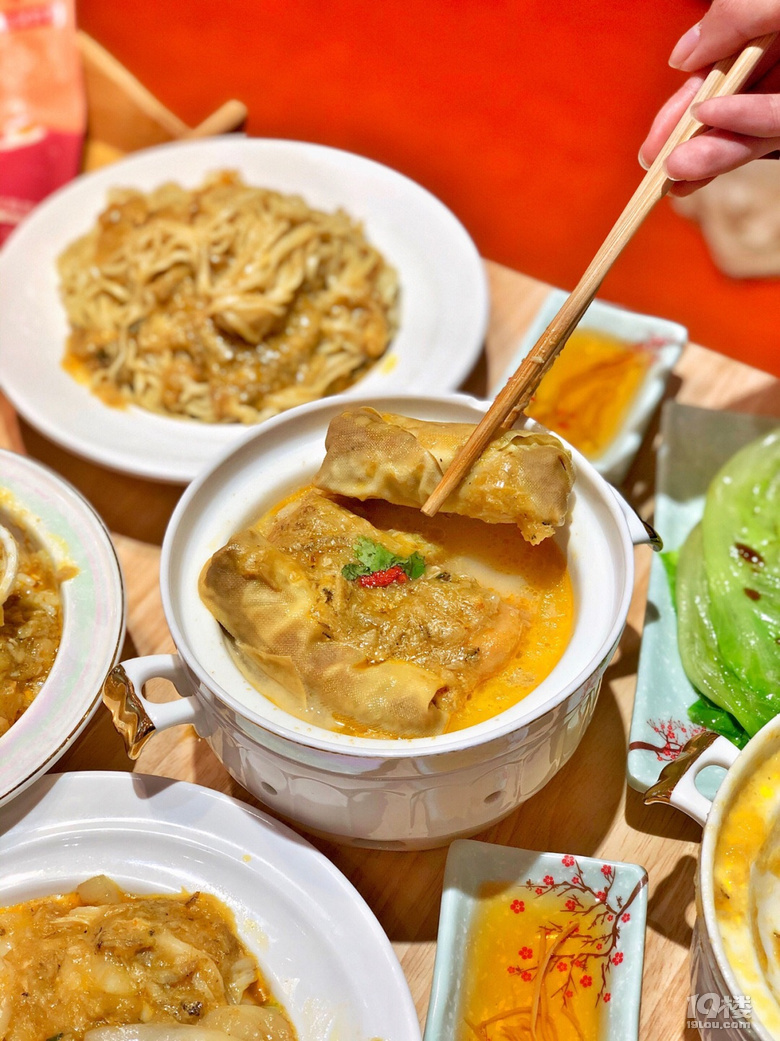 從魔都火到杭州的蟹粉撈飯,五十幾吃到了全家福