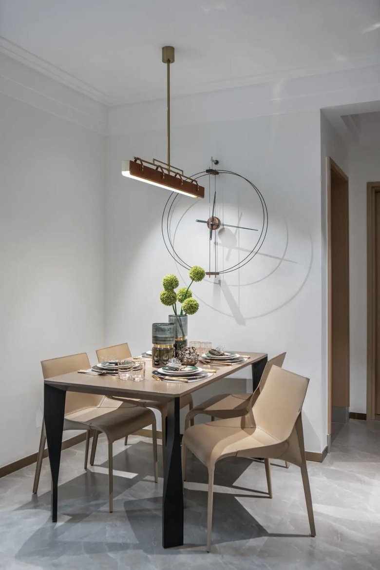 【作品赏析】——92㎡现代轻奢,精致金属、时尚与皮艺