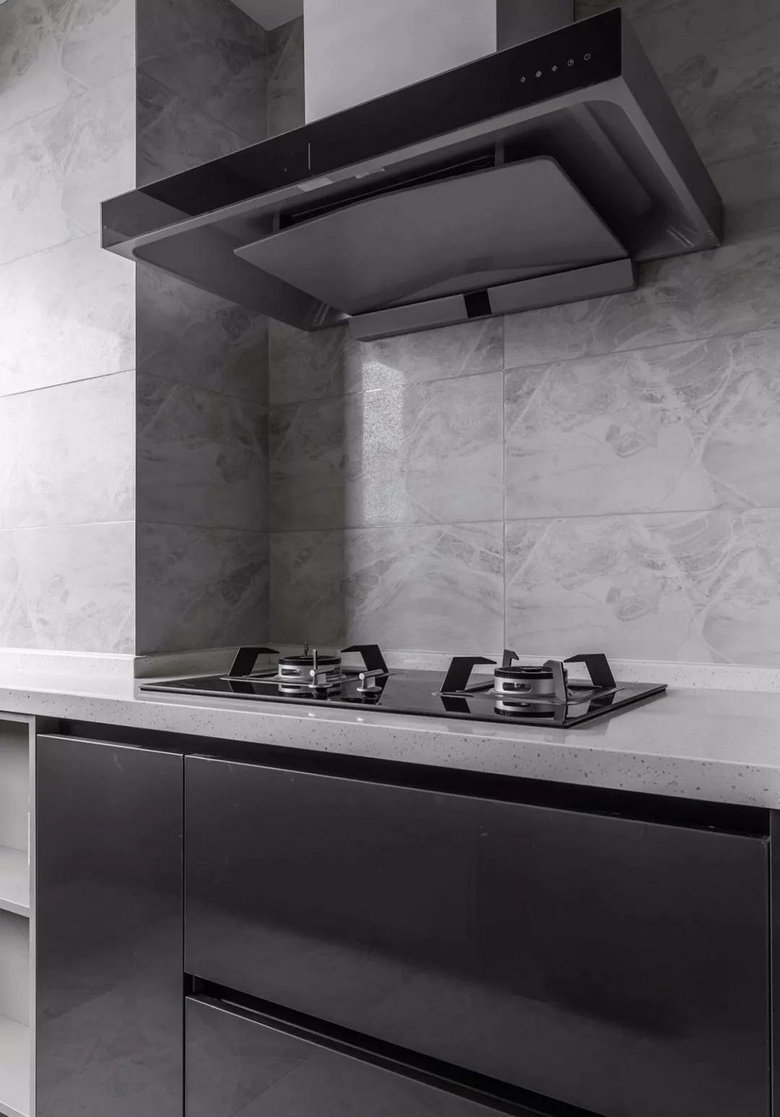 【作品赏析】——93平现代二居室,主卧包含衣帽间,十分宽敞